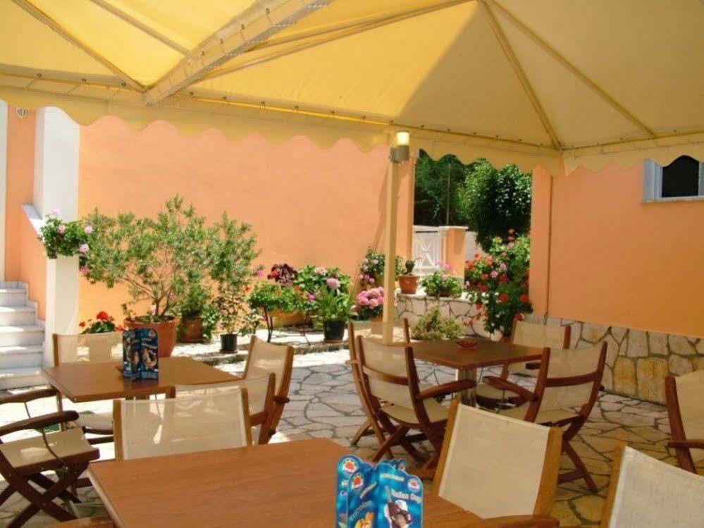 Angelica Studios And Apartments Agia Marina エクステリア 写真